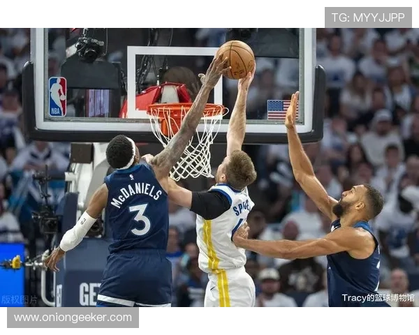 爱德华兹上半场表现低迷仅得6分遭对手严防三分球全失无缘得分爆发