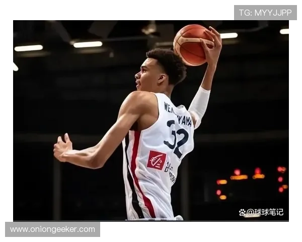 奥拉朱旺透露文班亚马渴望学习脚步技巧并愿意向他请教秘诀